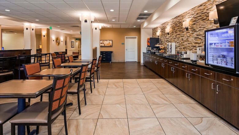 Best Western Plus Hudson Hotel & Suites