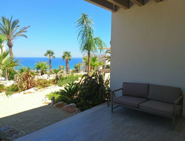 Residencia La Blanca Resort