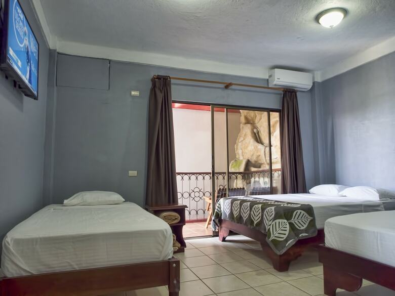 Fortuna Downtown Inn - Hotel