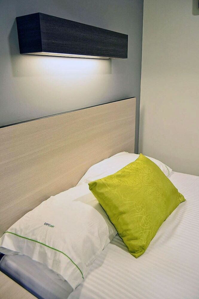 Hotel Expo Inn