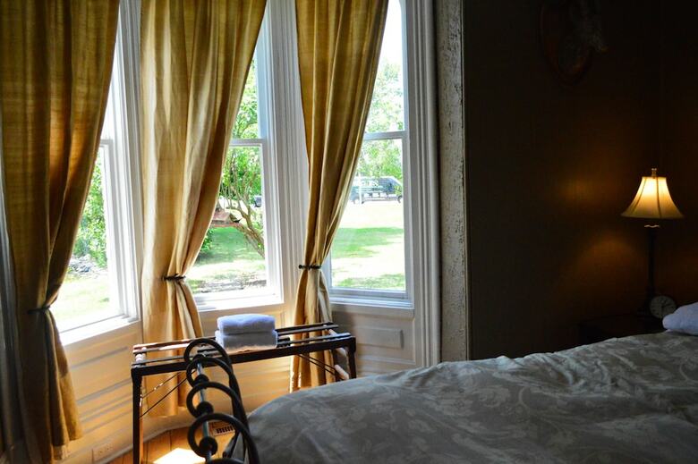 Iron Kettle Bed And Breakfast