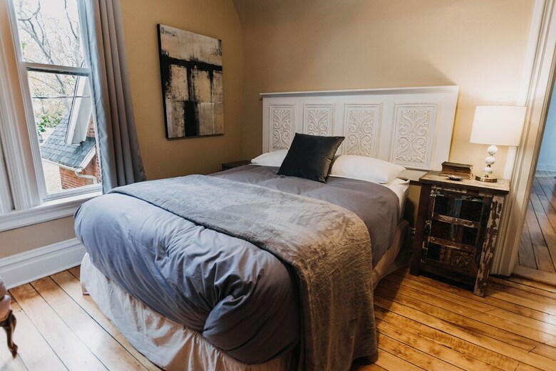 Iron Kettle Bed And Breakfast