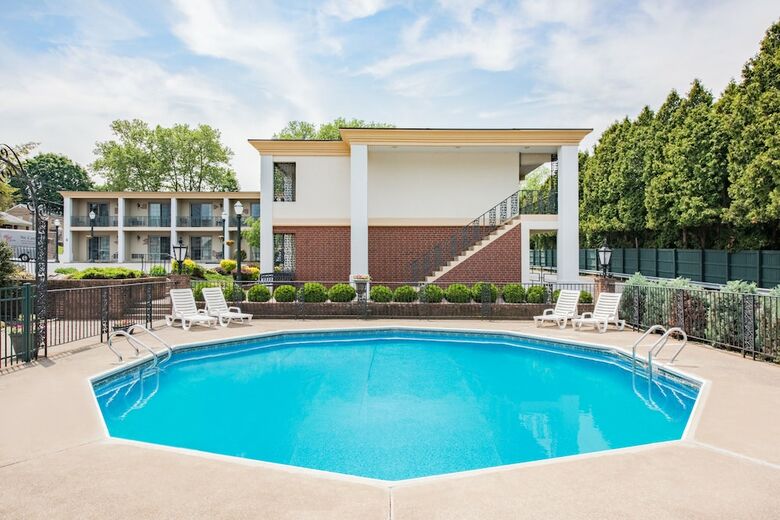 Hotel Howard Johnson By Wyndham Hershey