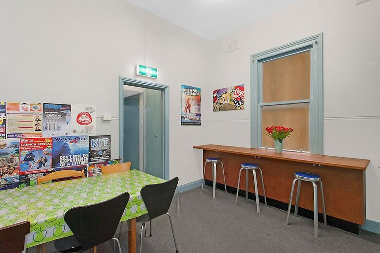 Hostal Blue Parrot Backpackers