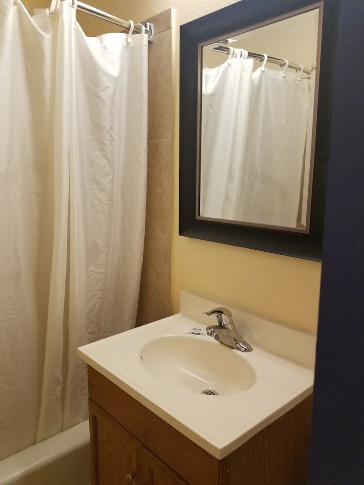 Motel Del Aire Inn