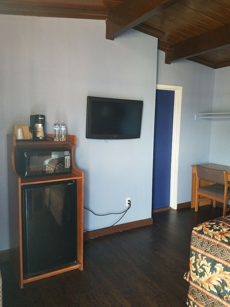 Motel Del Aire Inn