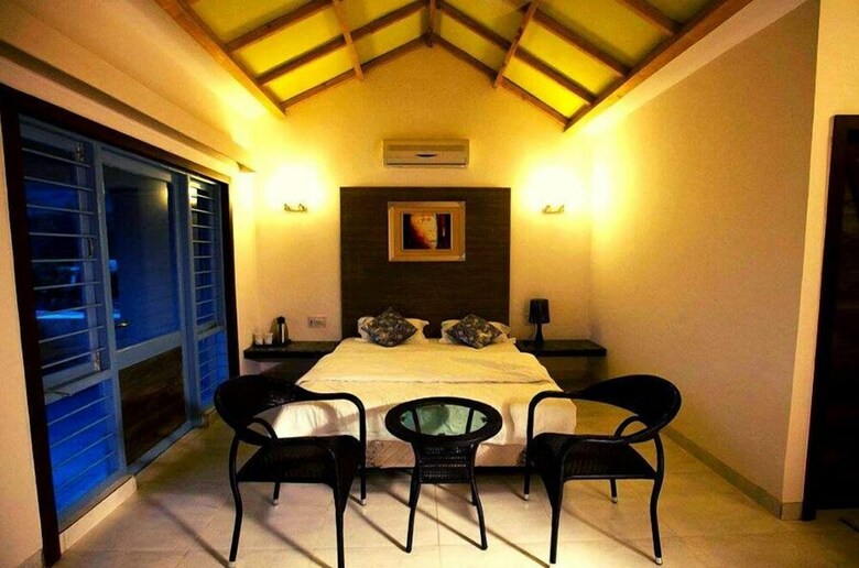Hotel Hummingbird Resort