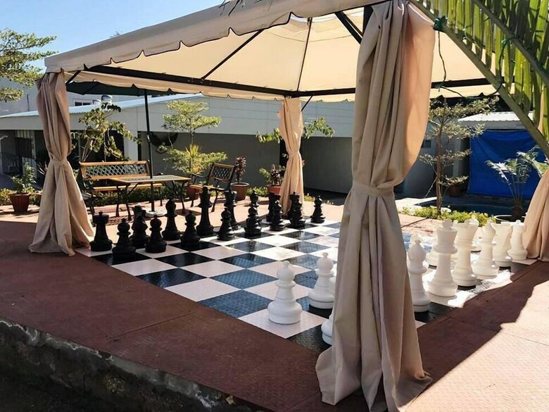 Hotel Hummingbird Resort
