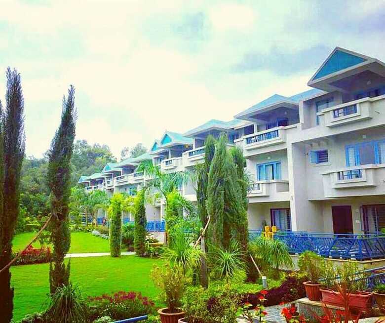 Hotel Hummingbird Resort