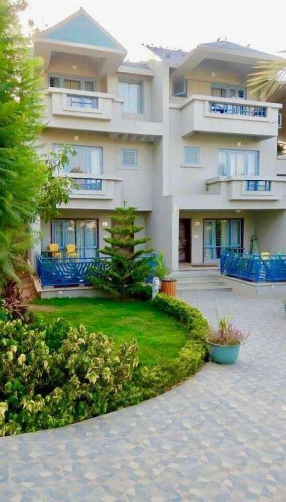Hotel Hummingbird Resort