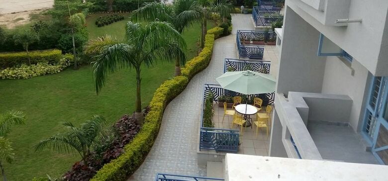 Hotel Hummingbird Resort