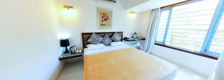 Hotel Hummingbird Resort