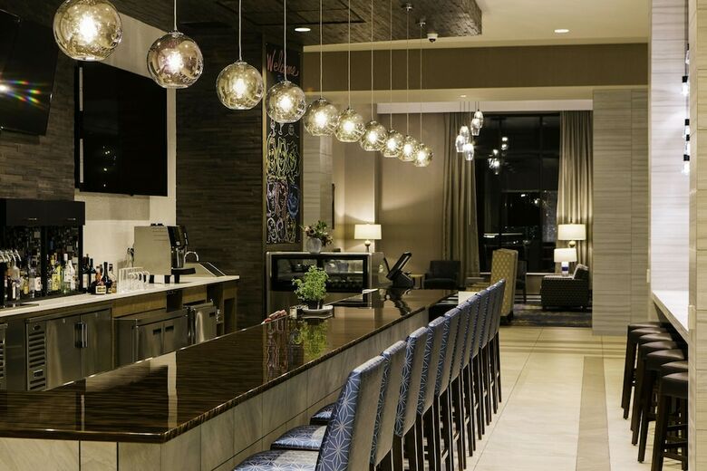 Hotel Doubletree By Hilton Minneapolis University Area
