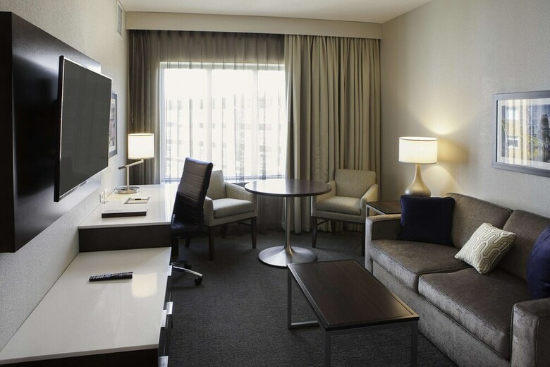 Hotel Doubletree By Hilton Minneapolis University Area