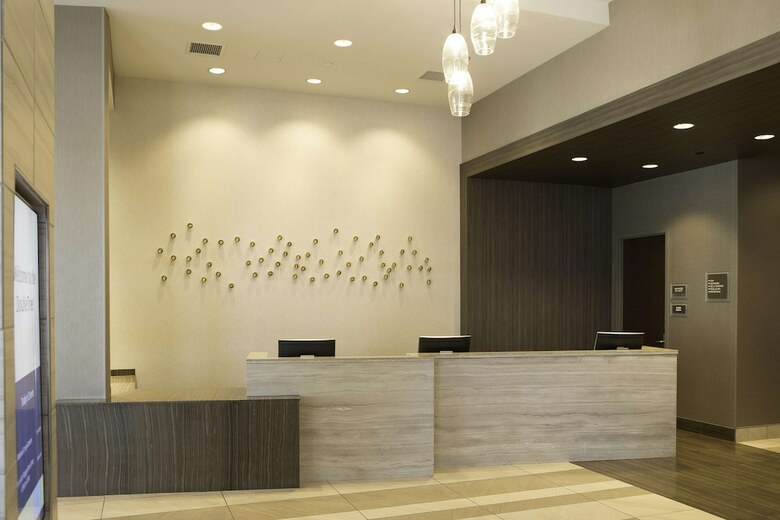 Hotel Doubletree By Hilton Minneapolis University Area
