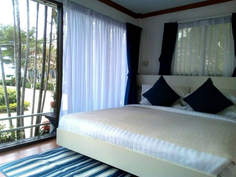 Hotel Chomtalay Resort At Had Chaosamran Beach