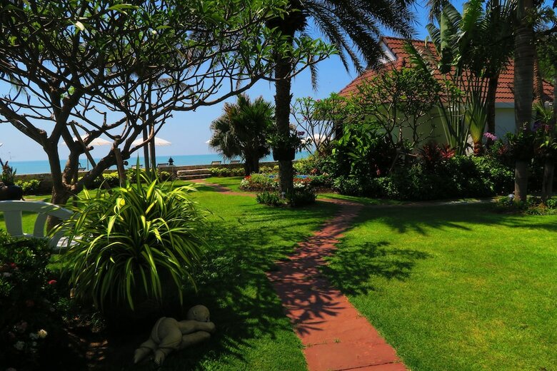 Hotel Chomtalay Resort At Had Chaosamran Beach
