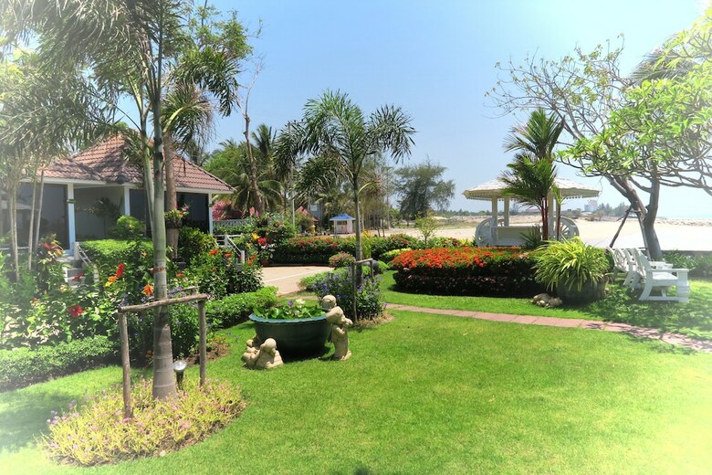 Hotel Chomtalay Resort At Had Chaosamran Beach