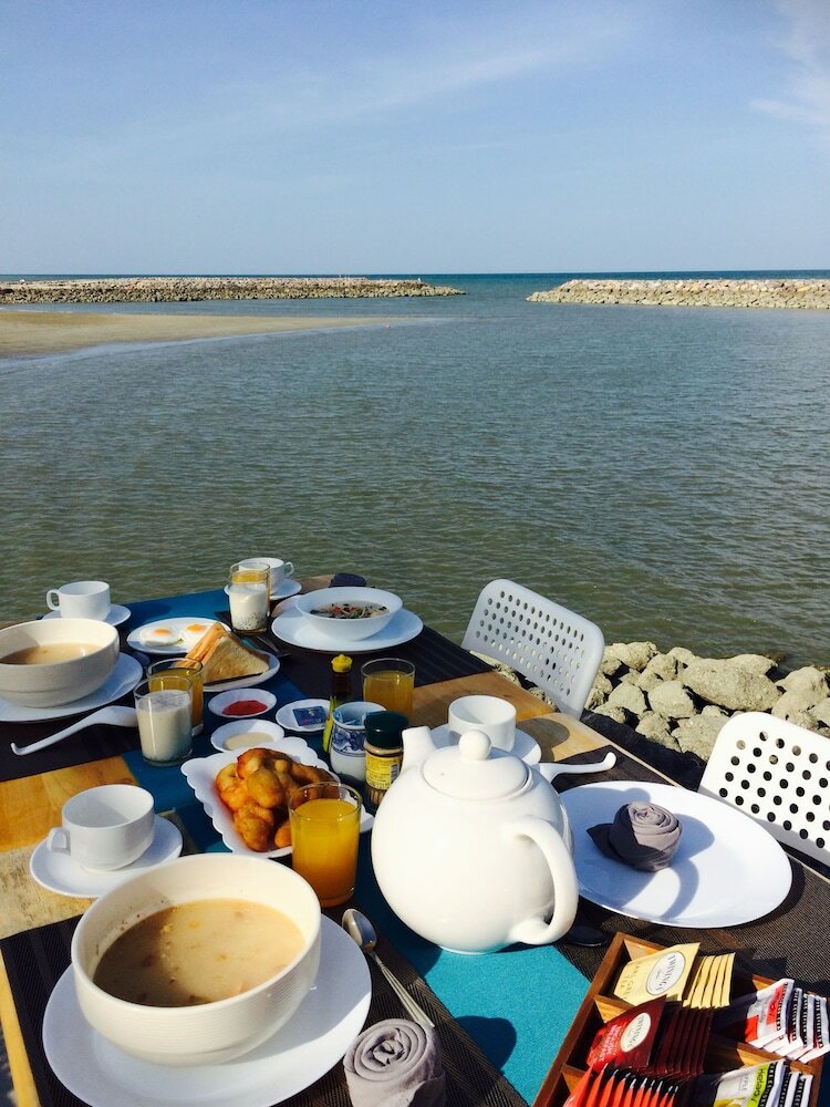 Hotel Chomtalay Resort At Had Chaosamran Beach