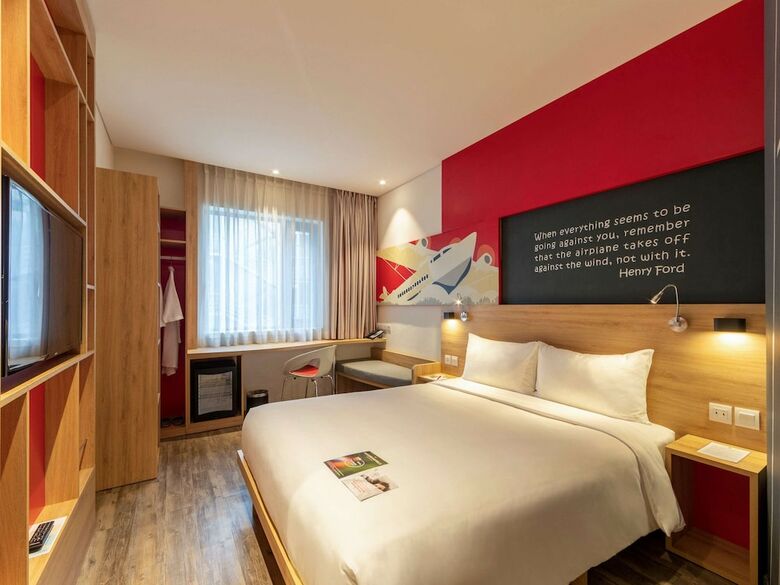 Hotel Ibis Saigon Airport