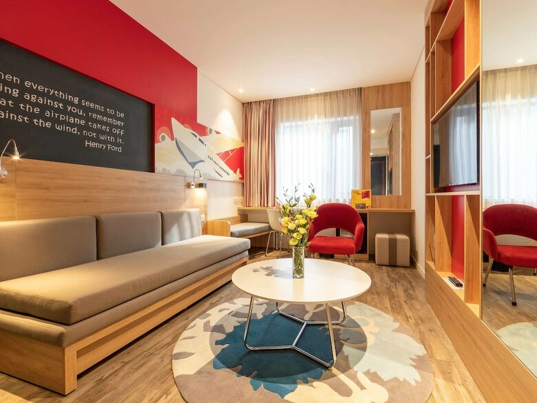 Hotel Ibis Saigon Airport