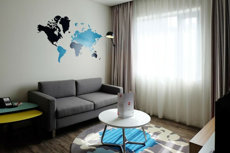 Hotel Ibis Saigon Airport