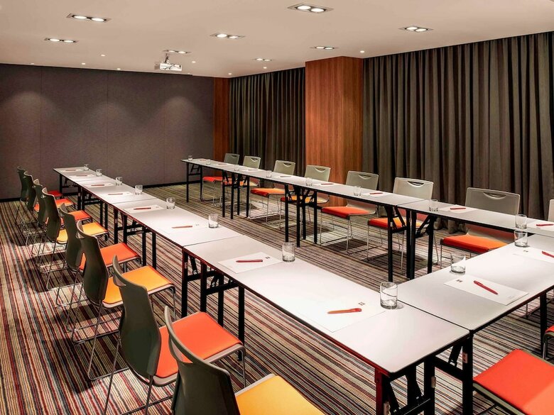 Hotel Ibis Saigon Airport