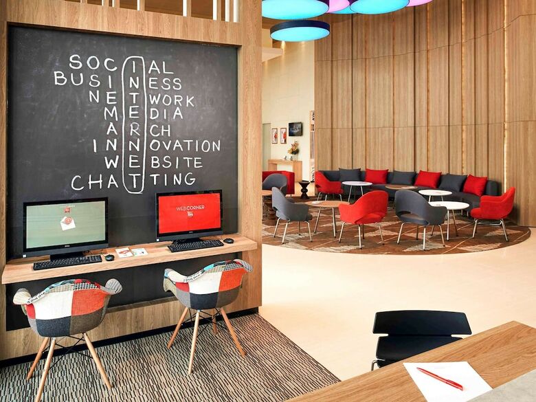 Hotel Ibis Saigon Airport