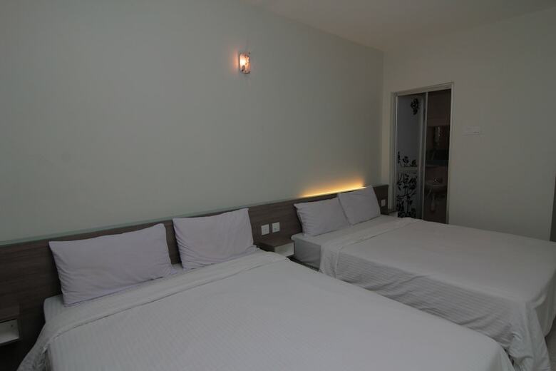 Qish Hotel