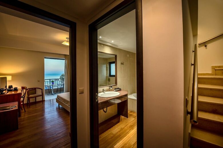 Hotel Mediterranean Beach Resort