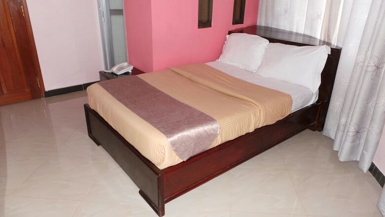 Fahari Hotel