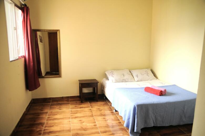 Hostal Le House Hostel
