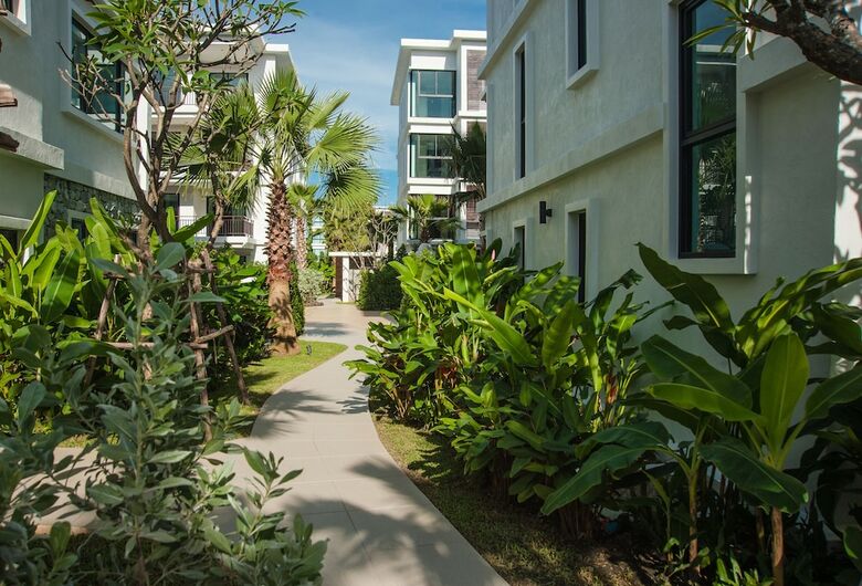 The Title Kr Beach Condotel Rawai Phuket