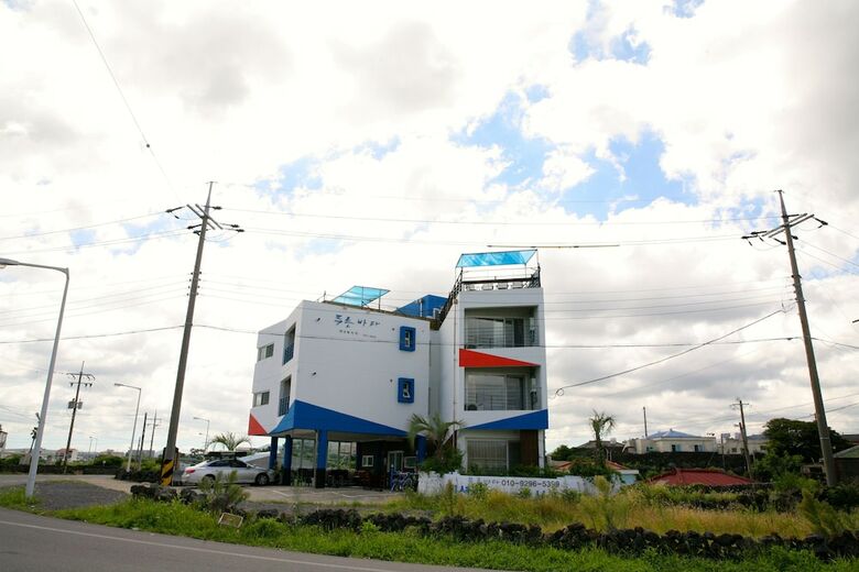 Hostal Blue Sea Guesthouse - Hostel