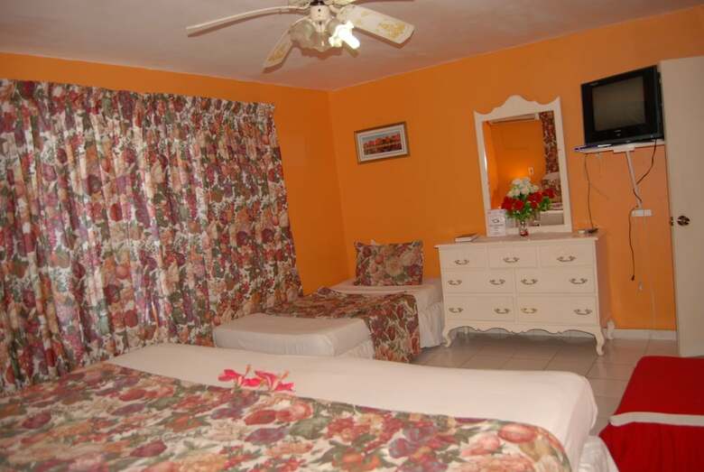 Hotel Pinkhibiscus Guest House