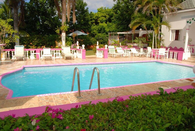 Hotel Pinkhibiscus Guest House