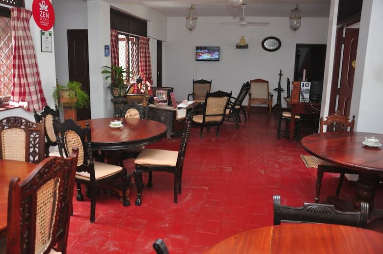 Hotel Blue Seas Tourist Guest House