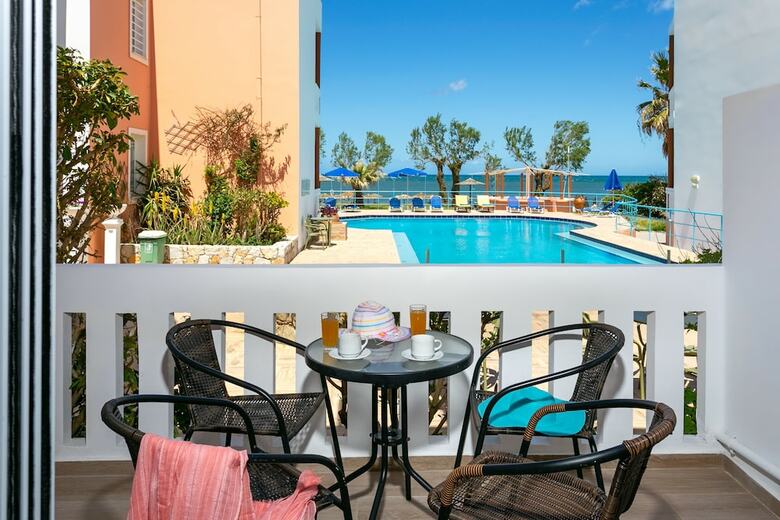 Apartamentos Eden Beach Hotel