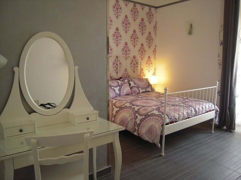 B&B Orlando Suites