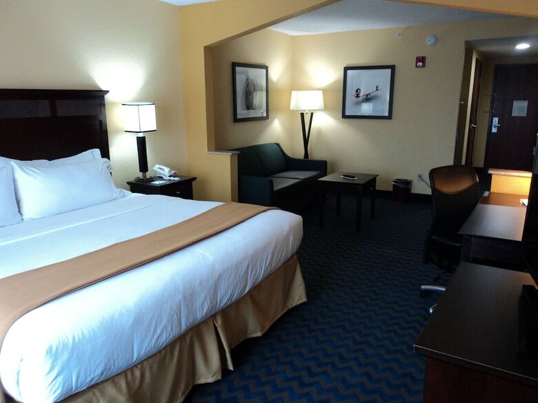Hotel Holiday Inn Express & Suites Roanoke Rapids Se
