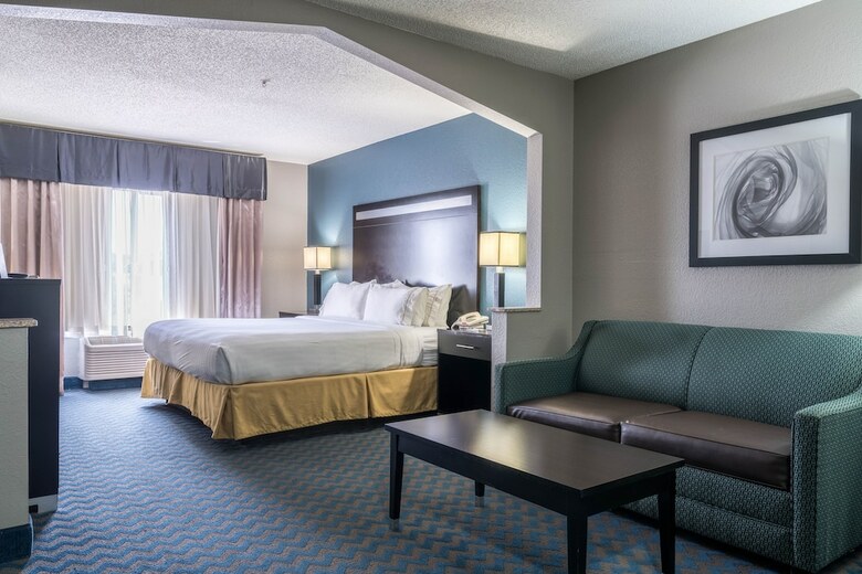 Hotel Holiday Inn Express & Suites Roanoke Rapids Se