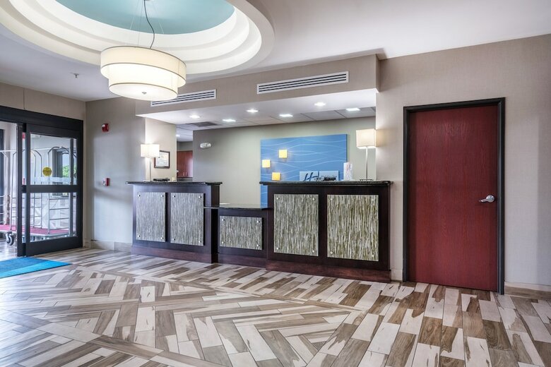 Hotel Holiday Inn Express & Suites Roanoke Rapids Se