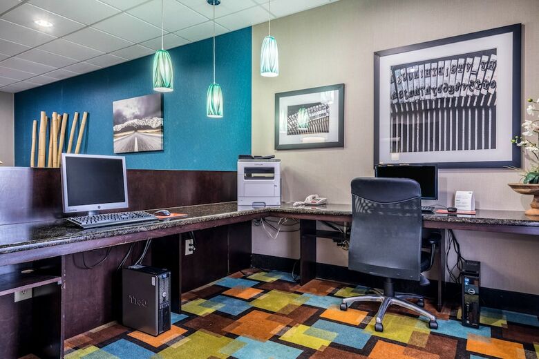 Hotel Holiday Inn Express & Suites Roanoke Rapids Se