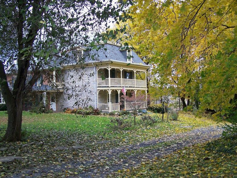 Fallen Tree Farm Bed & Breakfast