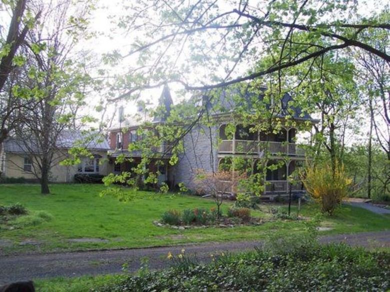 Fallen Tree Farm Bed & Breakfast