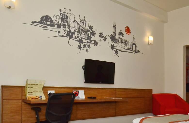 Hotel Polo Max Allahabad