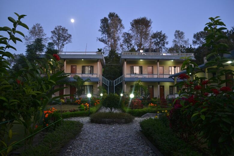 Hotel Chitwan Village Resort