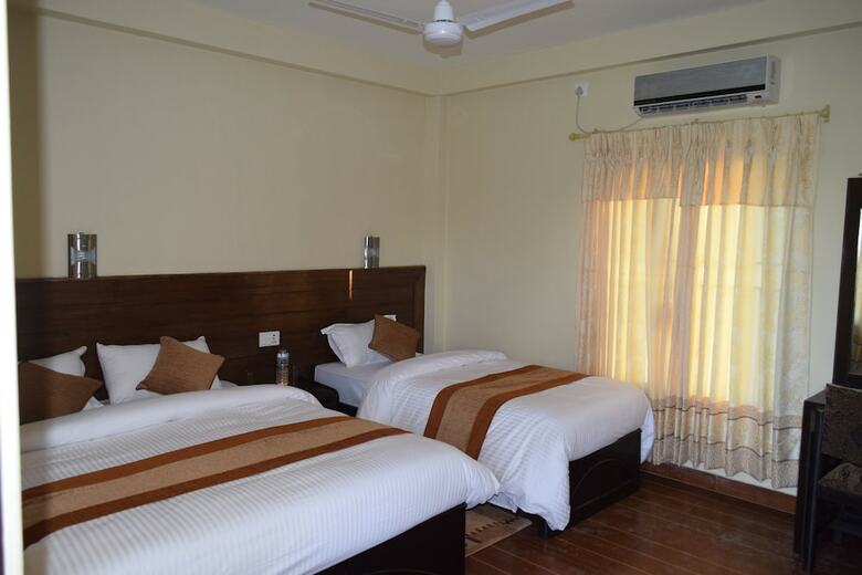 Hotel Chitwan Village Resort