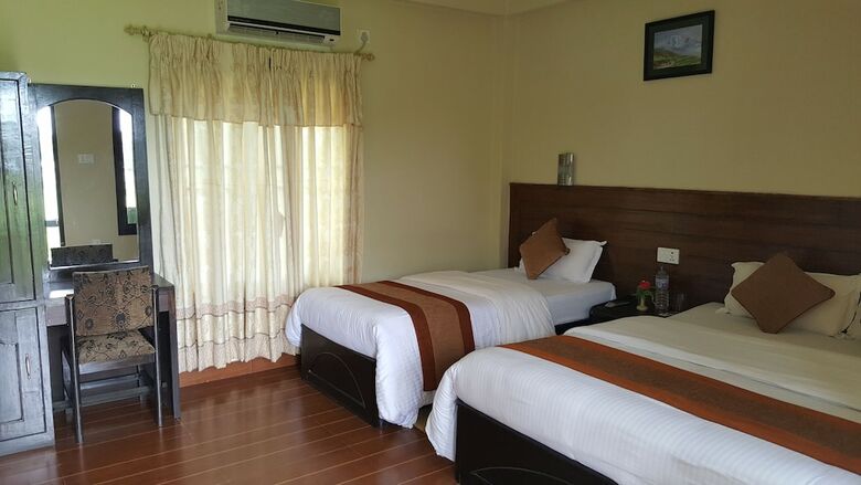 Hotel Chitwan Village Resort