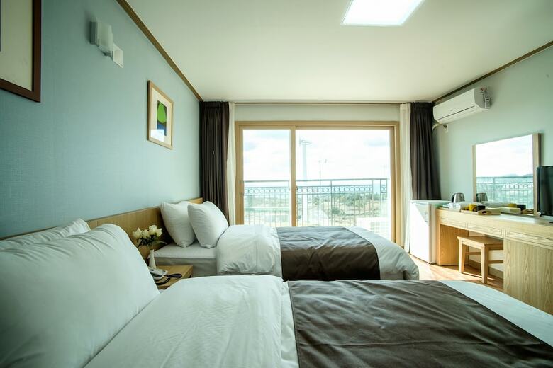 Blue Hawaii Hotel